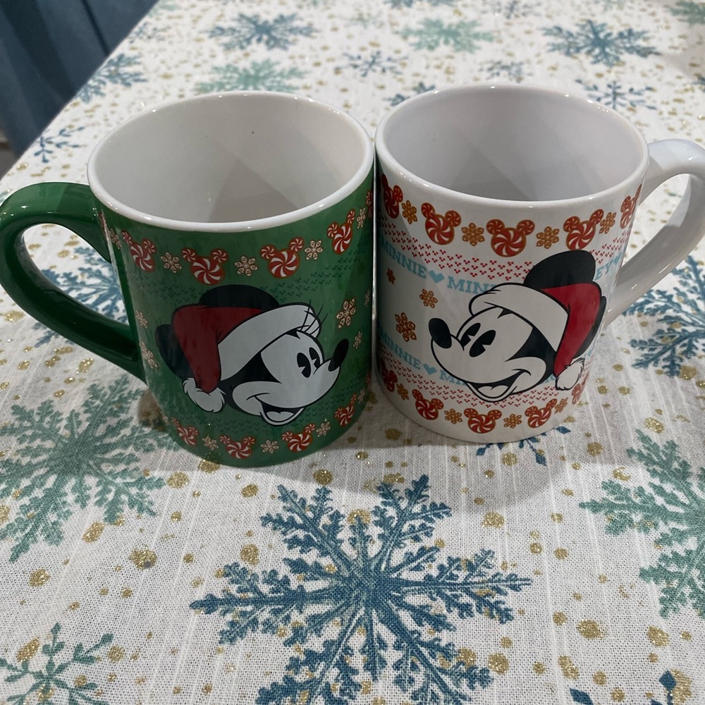 Disney Holiday Mug Set